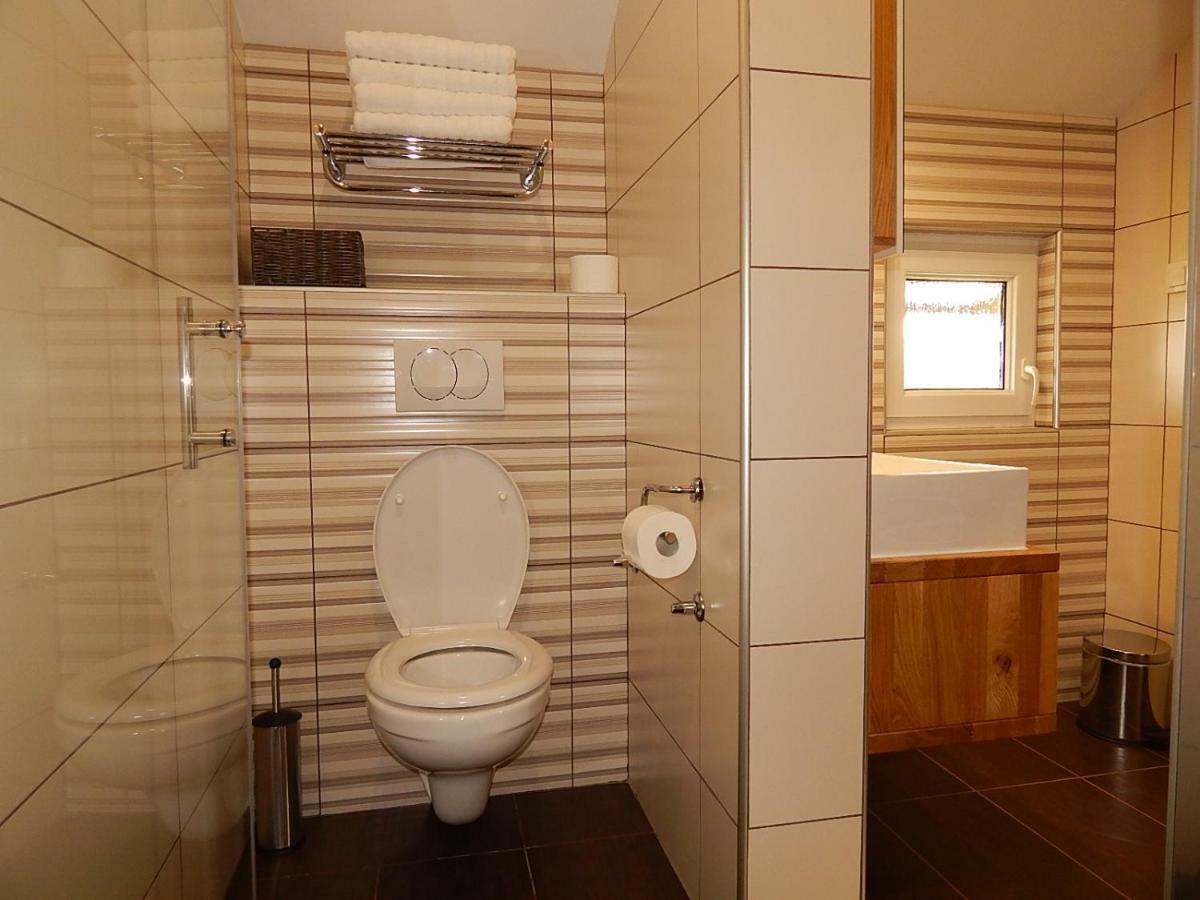 Studio Apartman Lakasa Rakovica Eksteriør bilde