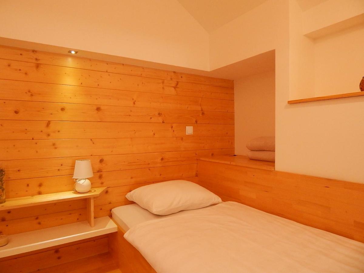 Studio Apartman Lakasa Rakovica Eksteriør bilde