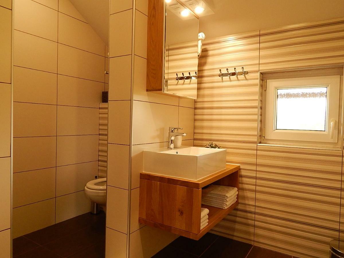 Studio Apartman Lakasa Rakovica Eksteriør bilde